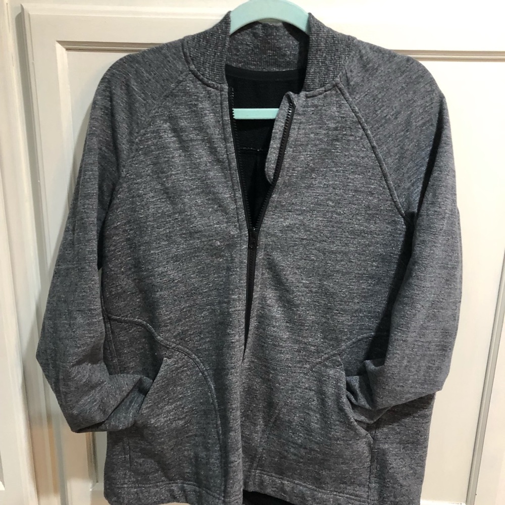Lululemon charcoal gray jacket